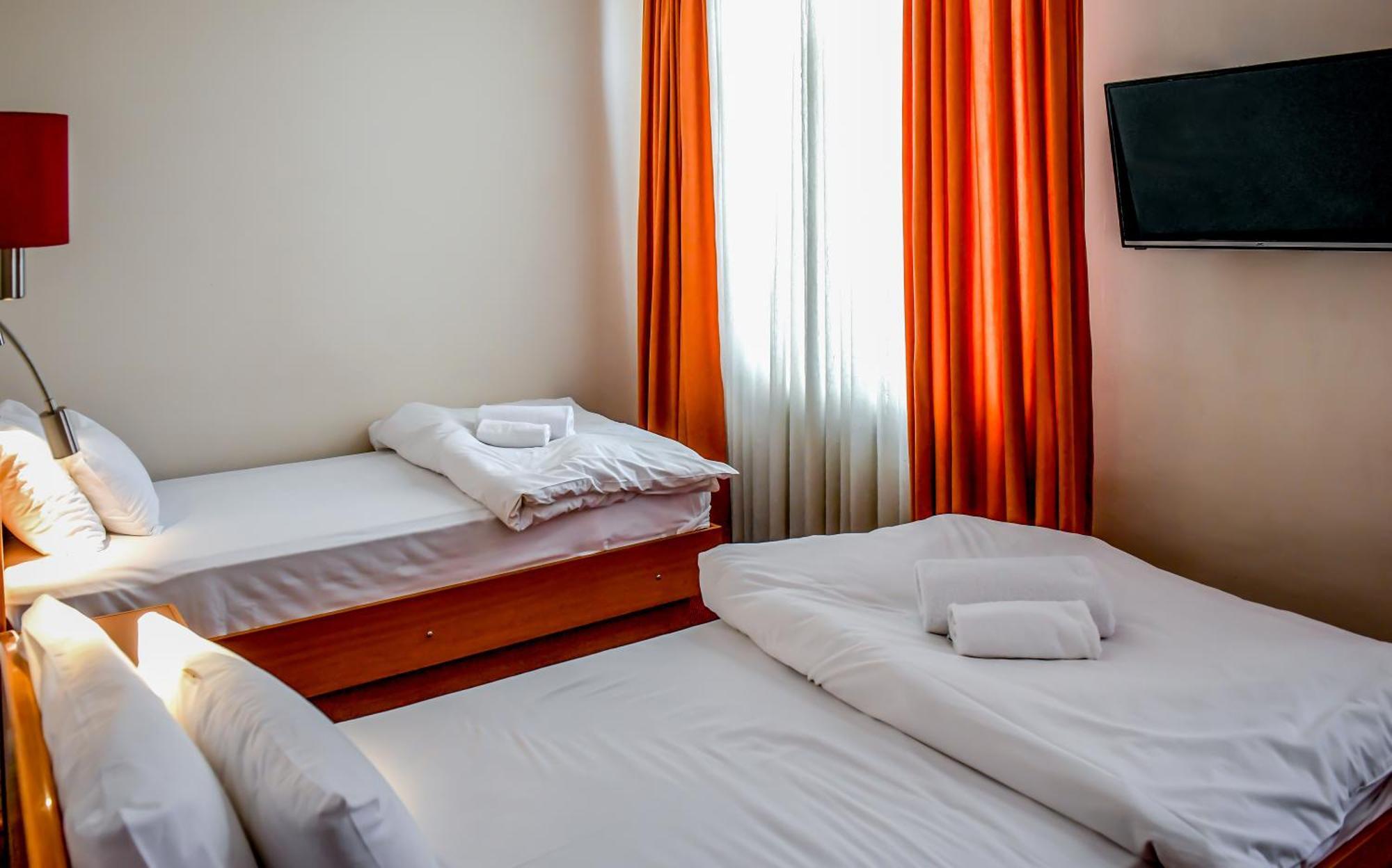 Hotel Fontana Bačka Palanka エクステリア 写真