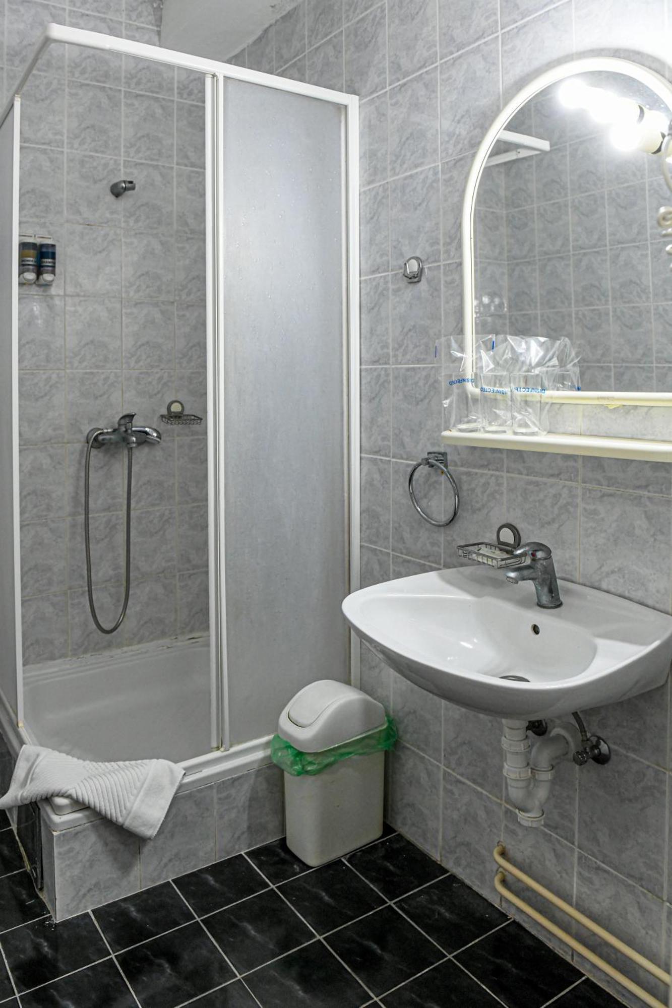 Hotel Fontana Bačka Palanka エクステリア 写真