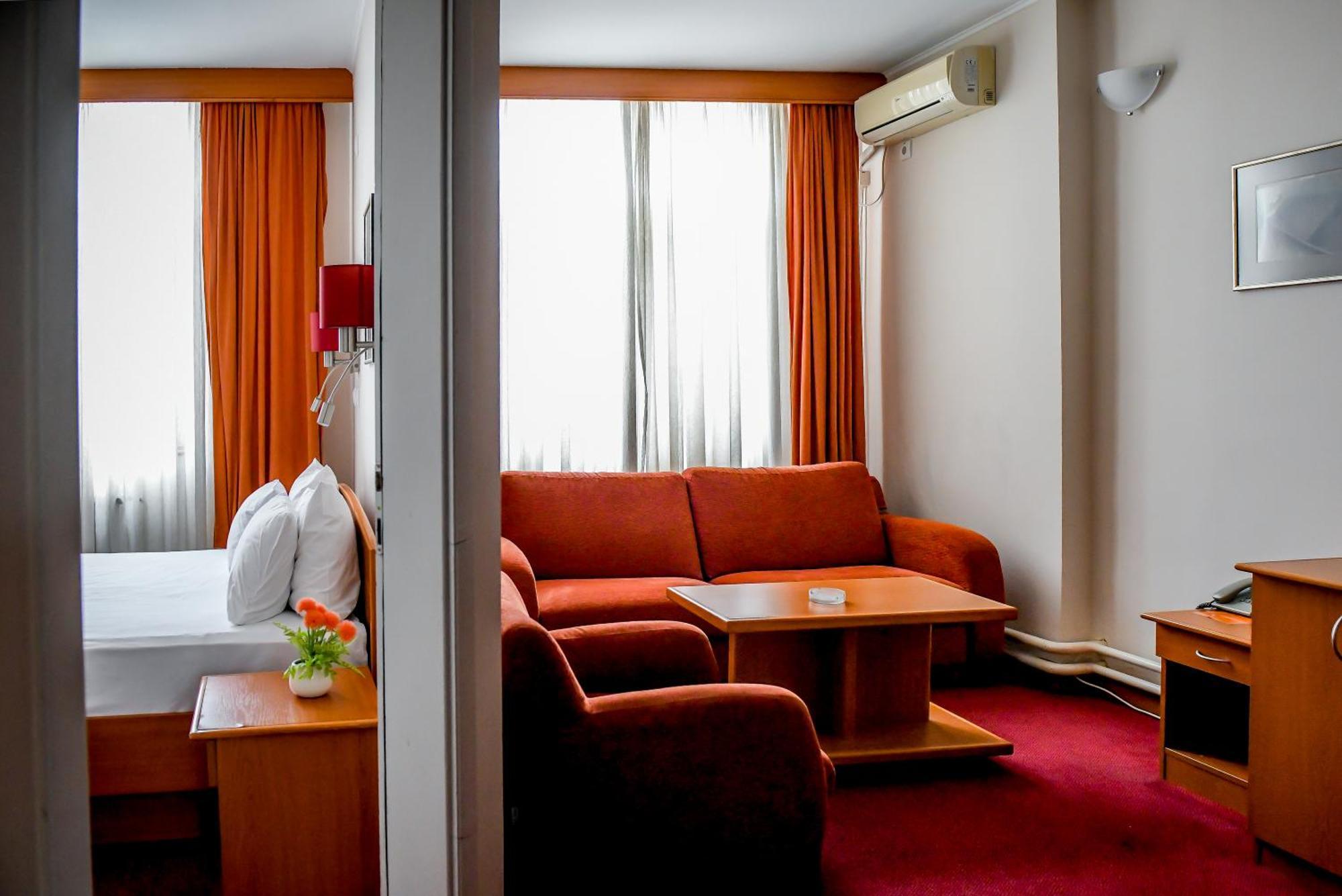 Hotel Fontana Bačka Palanka エクステリア 写真