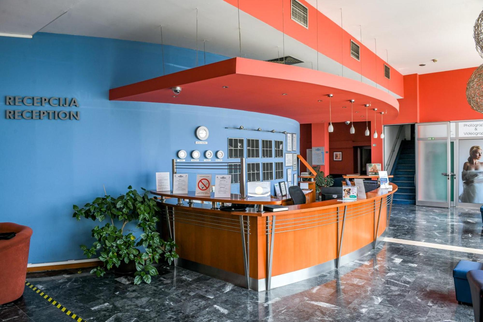 Hotel Fontana Bačka Palanka エクステリア 写真