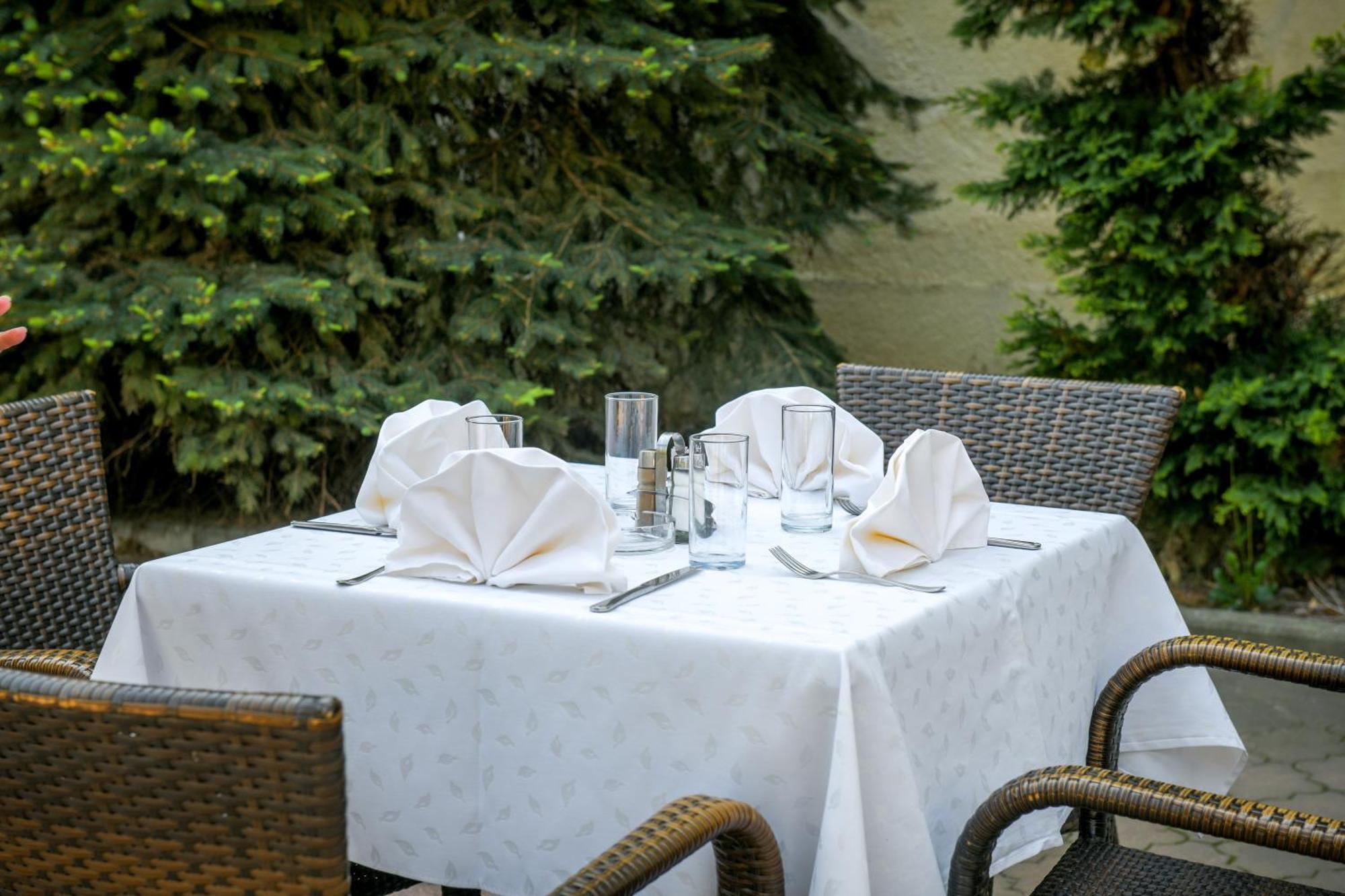 Hotel Fontana Bačka Palanka エクステリア 写真