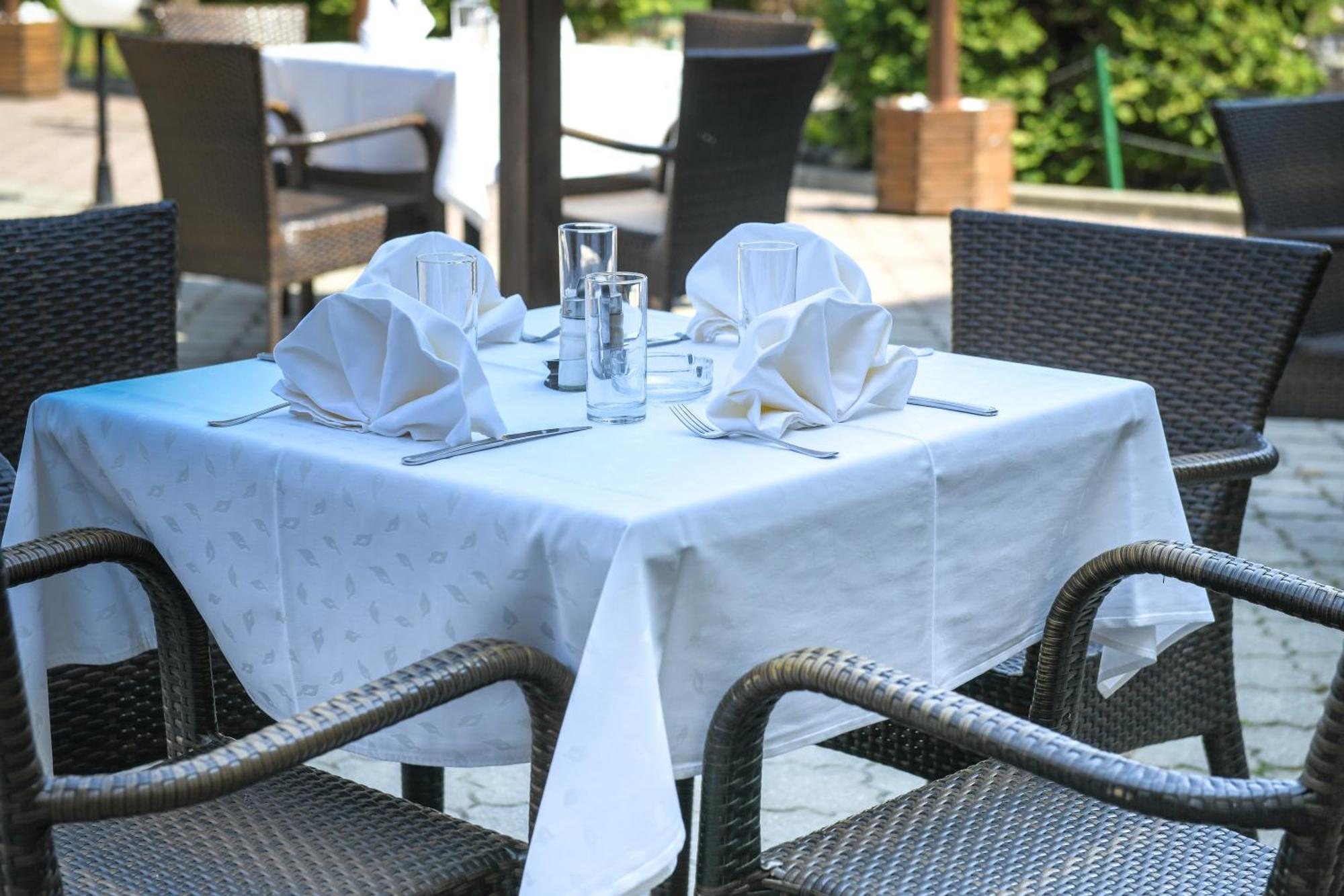 Hotel Fontana Bačka Palanka エクステリア 写真