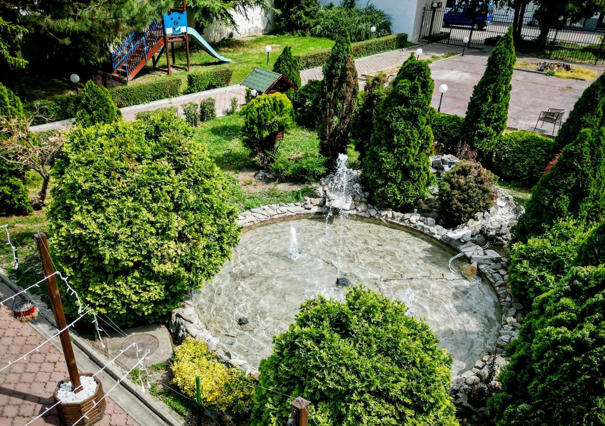 Hotel Fontana Bačka Palanka エクステリア 写真